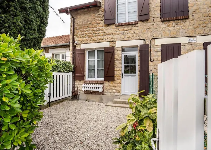 Les Etourneaux By Interhome